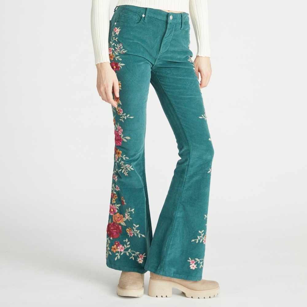Driftwood - Farrah Corduroy Flare - Wine Plantation - 24 Short